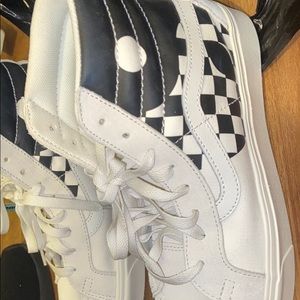 ying yang marshmallows. size 8.5 men & women 10